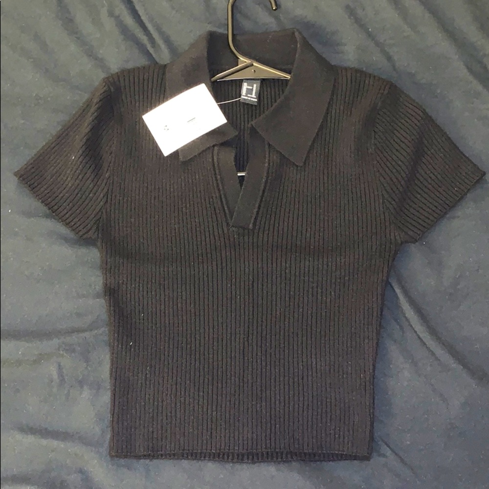 Black cropped polo
